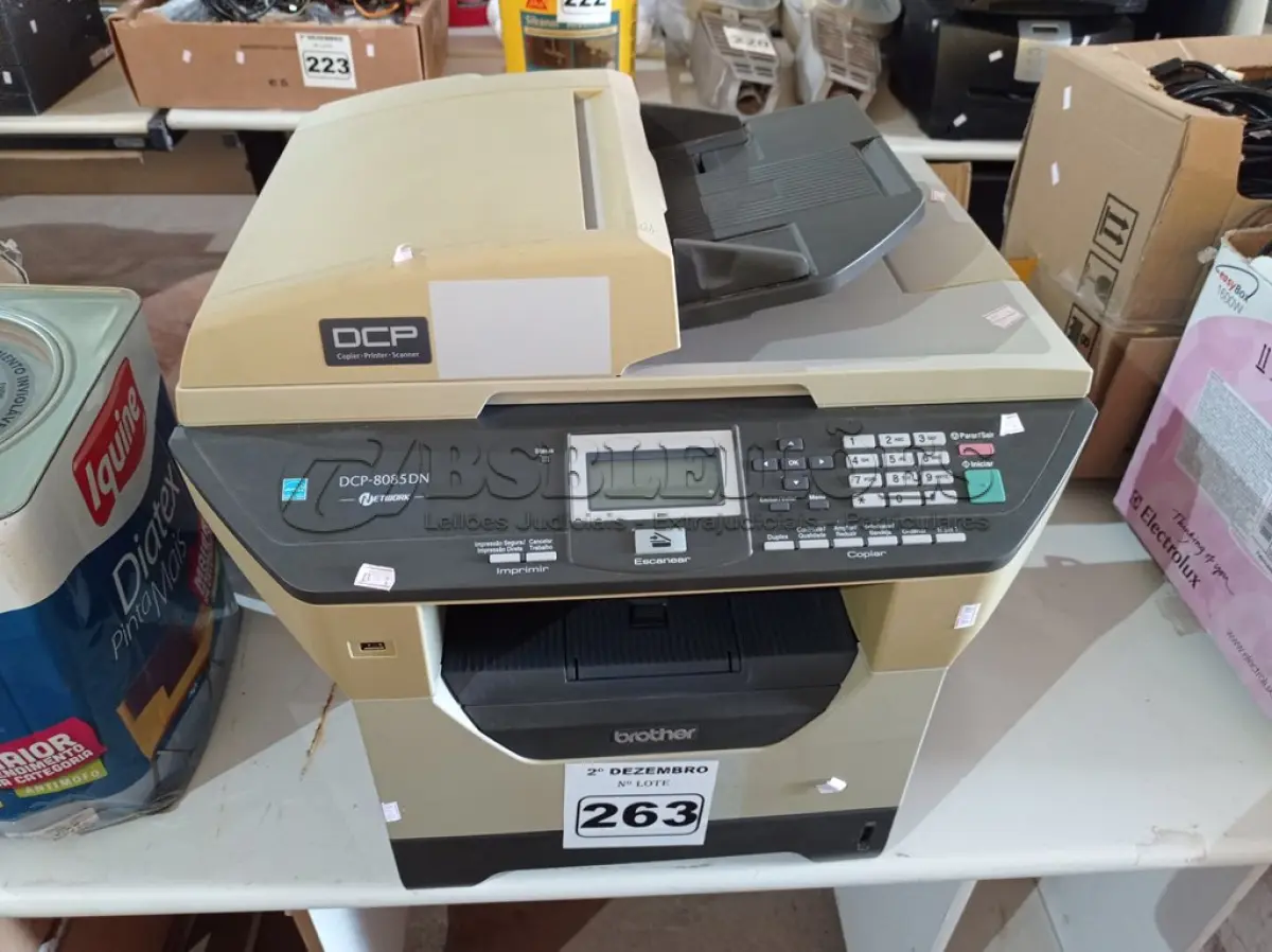 LOTE 263 - 01 IMPRESSORA MULTIFUNCIONAL MARCA BROTHER DCP-8085DN. (NO ESTADO) ATENÇÃO! FAZER A VISITAÇÃO ANTES DE ARREMATAR, NÃO SABEMOS SE FUNCIONA. LEILÃO NÃO TEM GARANTIA E NEM DEVOLUÇÃO, SUJEITO A POSSÍVEIS AVARIAS VISÍVEIS/OCULTAS E/OU AUSÊNCIA DE COMPONENTES.