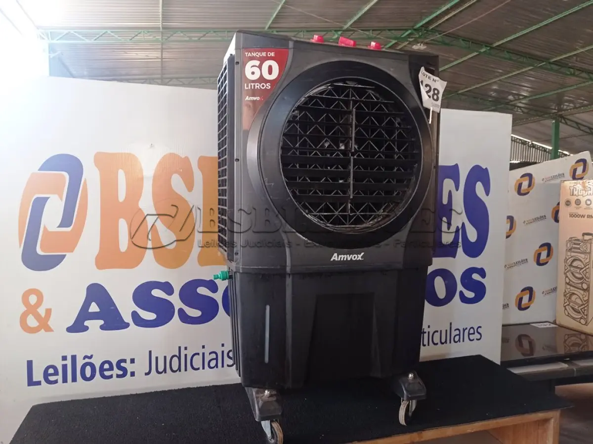 LOTE 128 - 01 – CLIMATIZADOR AMVOX 60 LITROS (NO ESTADO, NÃO SABEMOS SE FUNCIONA. LEILÃO NÃO TEM GARANTIA E NEM DEVOLUÇÃO, SUJEITO A POSSÍVEIS AVARIAS VISÍVEIS/OCULTAS E/OU AUSÊNCIA DE COMPONENTES)
