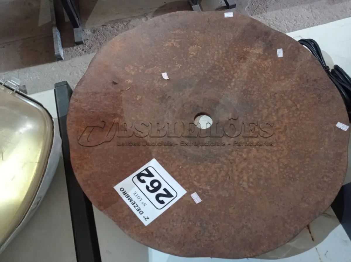 LOTE 262 - 02 DISCOS DE ARADO. (NO ESTADO) ATENÇÃO! FAZER A VISITAÇÃO ANTES DE ARREMATAR, NÃO SABEMOS SE FUNCIONA. LEILÃO NÃO TEM GARANTIA E NEM DEVOLUÇÃO, SUJEITO A POSSÍVEIS AVARIAS VISÍVEIS/OCULTAS E/OU AUSÊNCIA DE COMPONENTES.