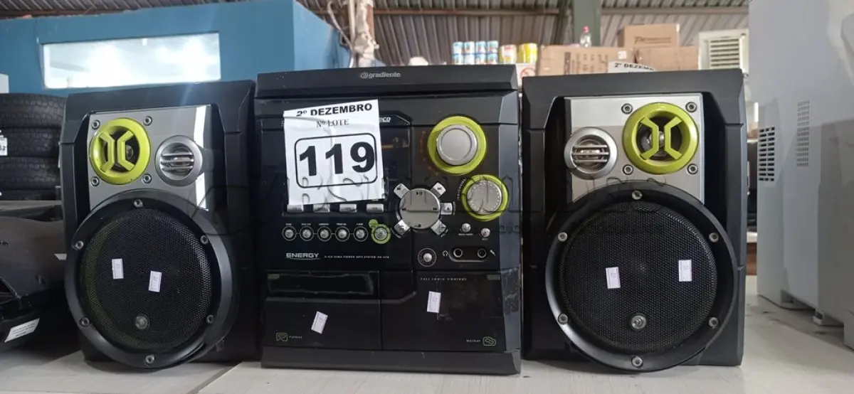 LOTE 119 - 01 APARELHO DE SOM 3X1 MARCA GRADIENTE. (NO ESTADO) ATENÇÃO! FAZER A VISITAÇÃO ANTES DE ARREMATAR, NÃO SABEMOS SE FUNCIONA. LEILÃO NÃO TEM GARANTIA E NEM DEVOLUÇÃO, SUJEITO A POSSÍVEIS AVARIAS VISÍVEIS/OCULTAS E/OU AUSÊNCIA DE COMPONENTES.