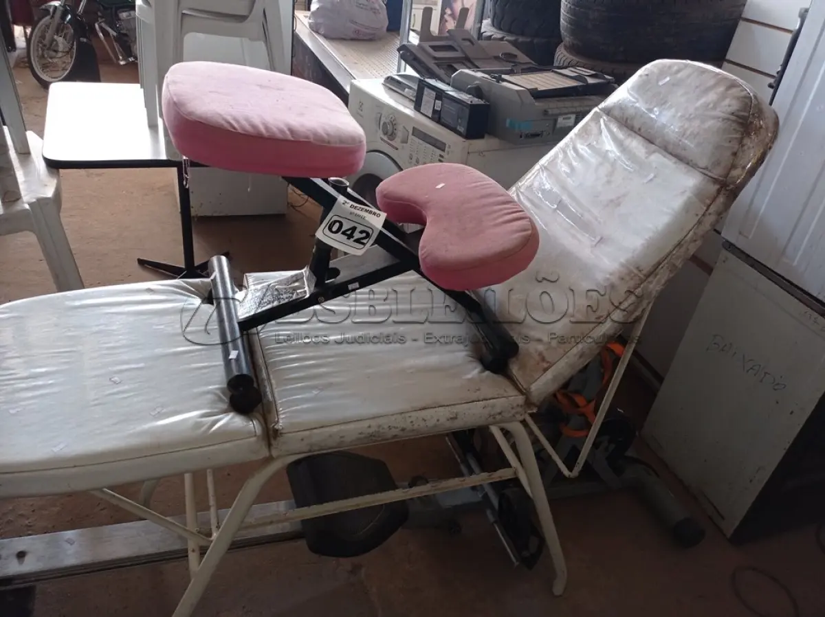 LOTE 042 - 01 MACA PARA MASSAGENS E 02 APARELHOS DE GINASTICA. (NO ESTADO) ATENÇÃO! FAZER A VISITAÇÃO ANTES DE ARREMATAR, NÃO SABEMOS SE FUNCIONA. LEILÃO NÃO TEM GARANTIA E NEM DEVOLUÇÃO, SUJEITO A POSSÍVEIS AVARIAS VISÍVEIS/OCULTAS E/OU AUSÊNCIA DE COMPONENTES.