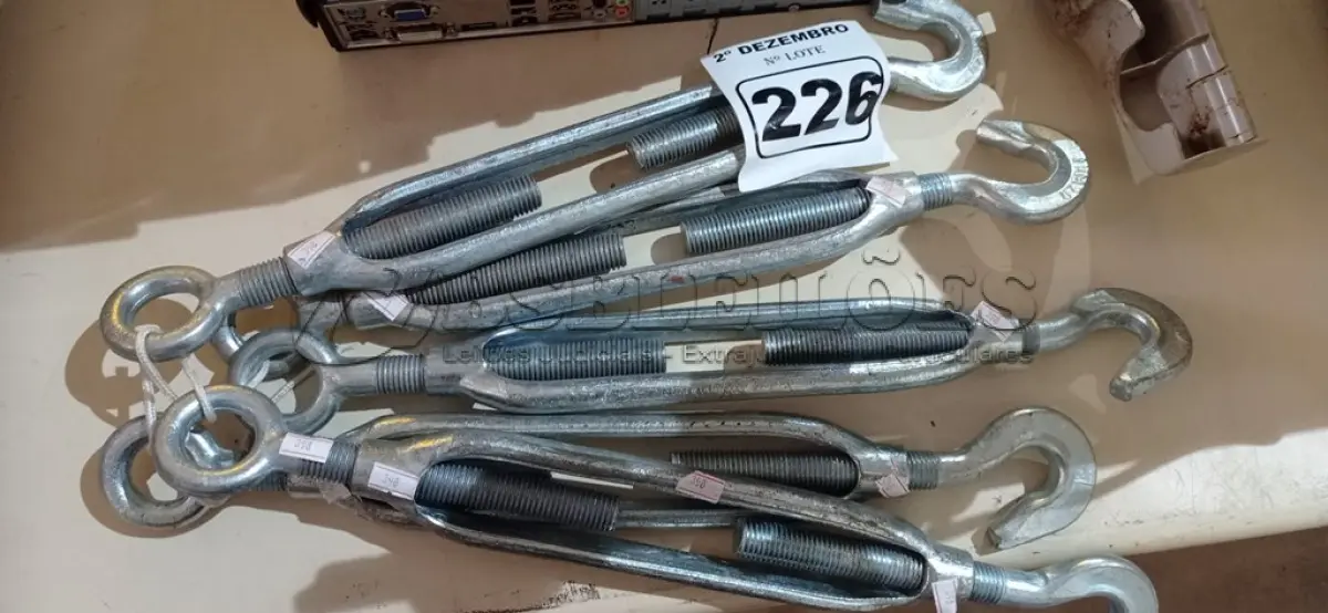 LOTE 226 - 05 ESTICADORES PARA CABO DE AÇO. (NO ESTADO) ATENÇÃO! FAZER A VISITAÇÃO ANTES DE ARREMATAR, NÃO SABEMOS SE FUNCIONA. LEILÃO NÃO TEM GARANTIA E NEM DEVOLUÇÃO, SUJEITO A POSSÍVEIS AVARIAS VISÍVEIS/OCULTAS E/OU AUSÊNCIA DE COMPONENTES.