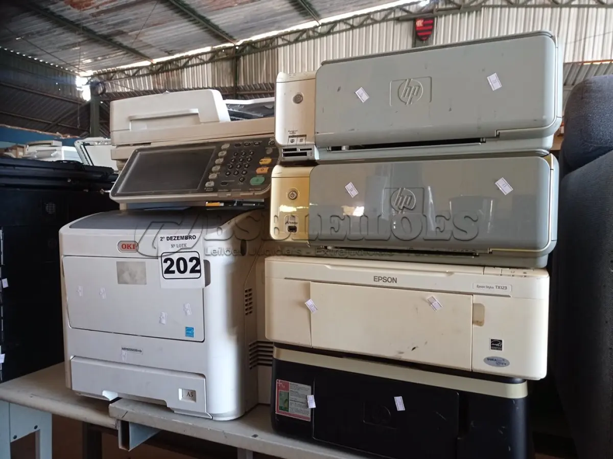 LOTE 202 - 01 LOTE DE IMPRESSORAS  MODELOS DIVERSOS PARA RETIRADA DE PEÇAS. (NO ESTADO) ATENÇÃO! FAZER A VISITAÇÃO ANTES DE ARREMATAR, NÃO SABEMOS SE FUNCIONA. LEILÃO NÃO TEM GARANTIA E NEM DEVOLUÇÃO, SUJEITO A POSSÍVEIS AVARIAS VISÍVEIS/OCULTAS E/OU AUSÊNCIA DE COMPONENTES.