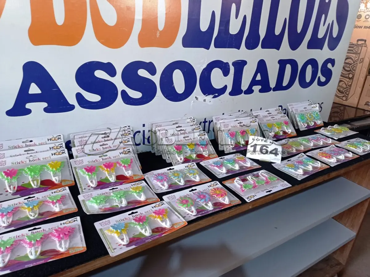 LOTE 164 - 38 - KIT GANCHO COM 03 PÇ MULTIUSO (APROXIMADAMENTE) (NO ESTADO, NÃO SABEMOS SE FUNCIONA. LEILÃO NÃO TEM GARANTIA E NEM DEVOLUÇÃO, SUJEITO A POSSÍVEIS AVARIAS VISÍVEIS/OCULTAS E/OU AUSÊNCIA DE COMPONENTES)