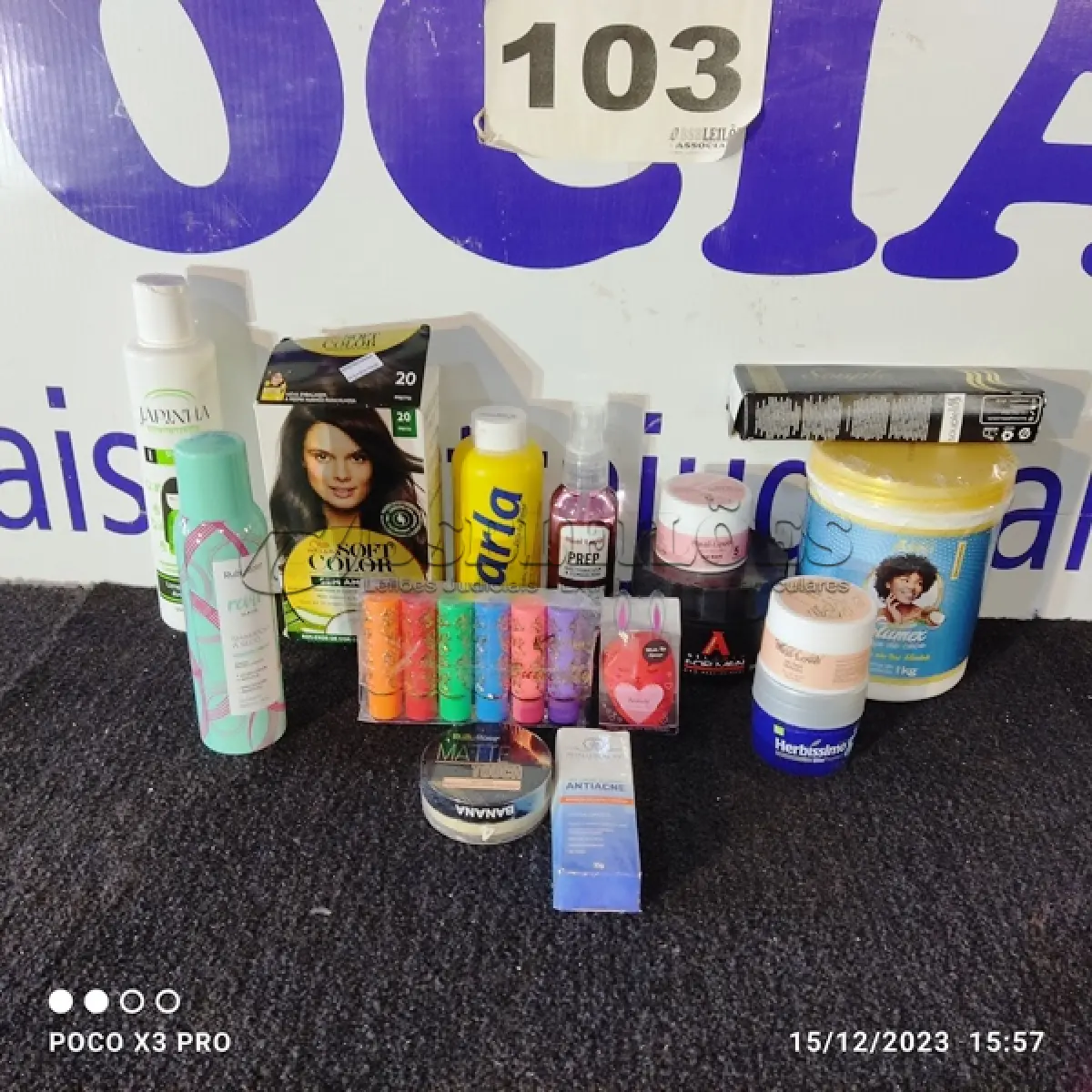 LOTE 103 - 20 – COSMÉTICOS DIVERSOS.(APROXIMADAMENTE) (NO ESTADO, NÃO SABEMOS SE FUNCIONA. LEILÃO NÃO TEM GARANTIA E NEM DEVOLUÇÃO, SUJEITO A POSSÍVEIS AVARIAS VISÍVEIS/OCULTAS E/OU AUSÊNCIA DE COMPONENTES)