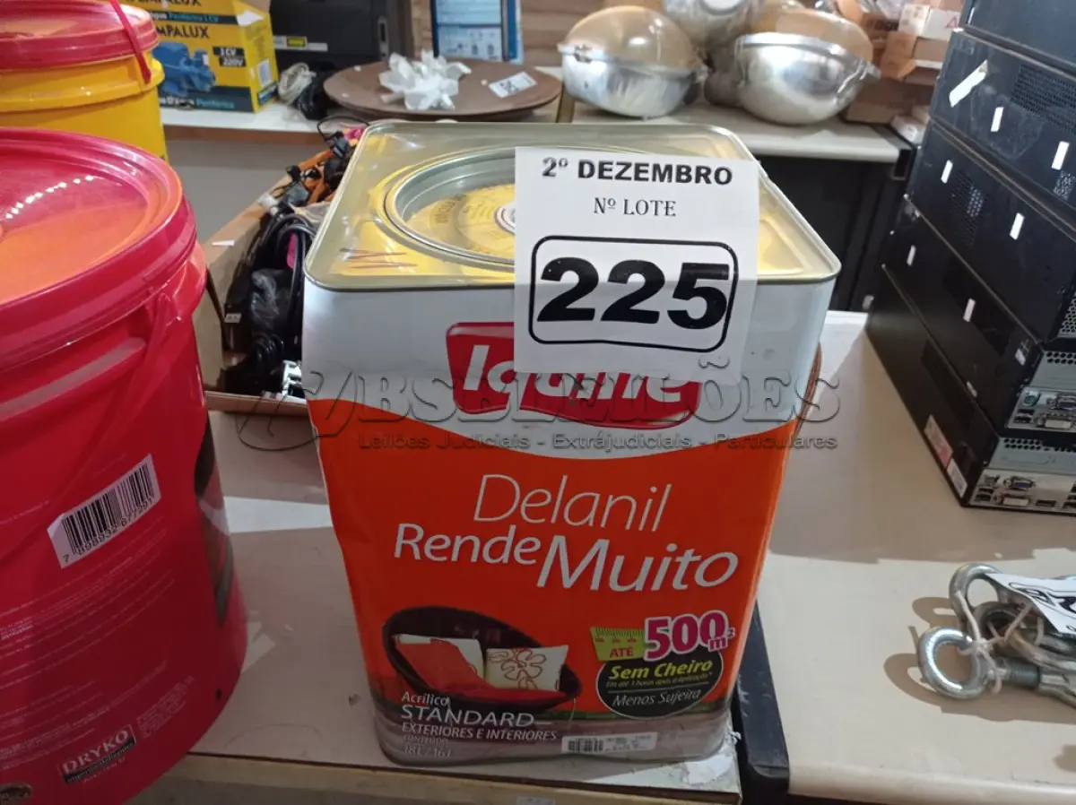 LOTE 225 - 01 LATA DE TINTA IQUINE INTERIORES/EXTERIORES DELANIL RENDE MUITO FOSCO BASE “M”. (NO ESTADO) ATENÇÃO! FAZER A VISITAÇÃO ANTES DE ARREMATAR, NÃO SABEMOS SE FUNCIONA. LEILÃO NÃO TEM GARANTIA E NEM DEVOLUÇÃO, SUJEITO A POSSÍVEIS AVARIAS VISÍVEIS/OCULTAS E/OU AUSÊNCIA DE COMPONENTES.
