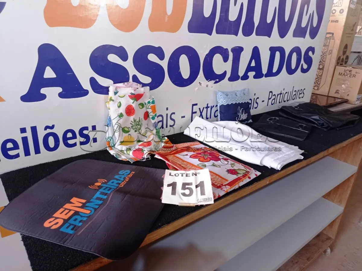 LOTE 151 - 10 – ITENS DE ENXOVAL DIVERSOS (NO ESTADO, NÃO SABEMOS SE FUNCIONA. LEILÃO NÃO TEM GARANTIA E NEM DEVOLUÇÃO, SUJEITO A POSSÍVEIS AVARIAS VISÍVEIS/OCULTAS E/OU AUSÊNCIA DE COMPONENTES)