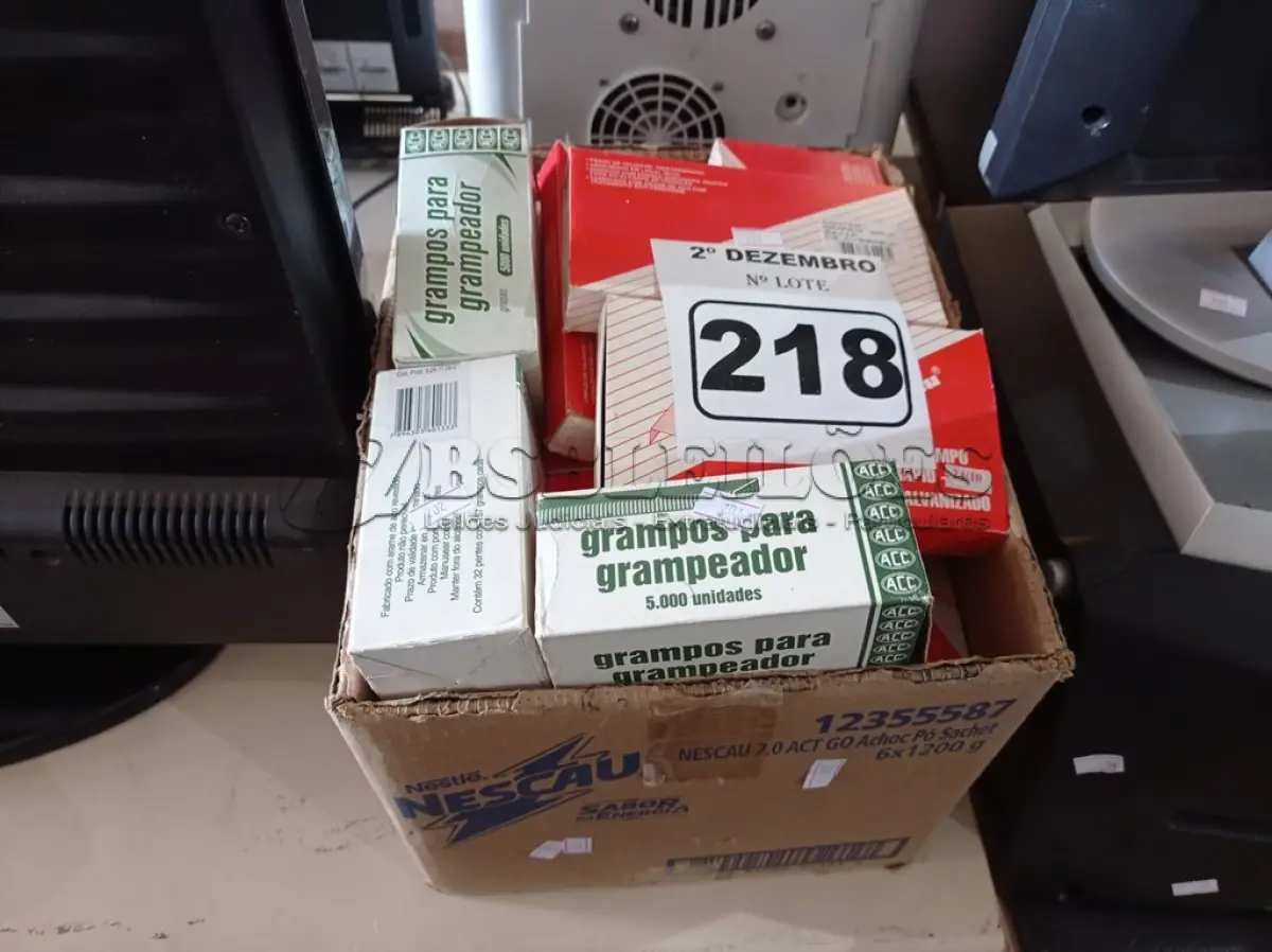 LOTE 218 - 01 LOTE COM GRANDE QUANTIDADE DE GRAMPOS MARCAS E MODELOS DIVERSOS. (NO ESTADO) ATENÇÃO! FAZER A VISITAÇÃO ANTES DE ARREMATAR, NÃO SABEMOS SE FUNCIONA. LEILÃO NÃO TEM GARANTIA E NEM DEVOLUÇÃO, SUJEITO A POSSÍVEIS AVARIAS VISÍVEIS/OCULTAS E/OU AUSÊNCIA DE COMPONENTES.