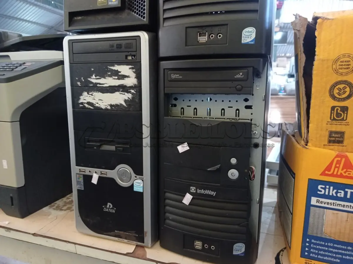 LOTE 367 - 04 CPU’S MARCAS E MODELOS DIVERSOS. (NO ESTADO) ATENÇÃO! FAZER A VISITAÇÃO ANTES DE ARREMATAR, NÃO SABEMOS SE FUNCIONA. LEILÃO NÃO TEM GARANTIA E NEM DEVOLUÇÃO, SUJEITO A POSSÍVEIS AVARIAS VISÍVEIS/OCULTAS E/OU AUSÊNCIA DE COMPONENTES.