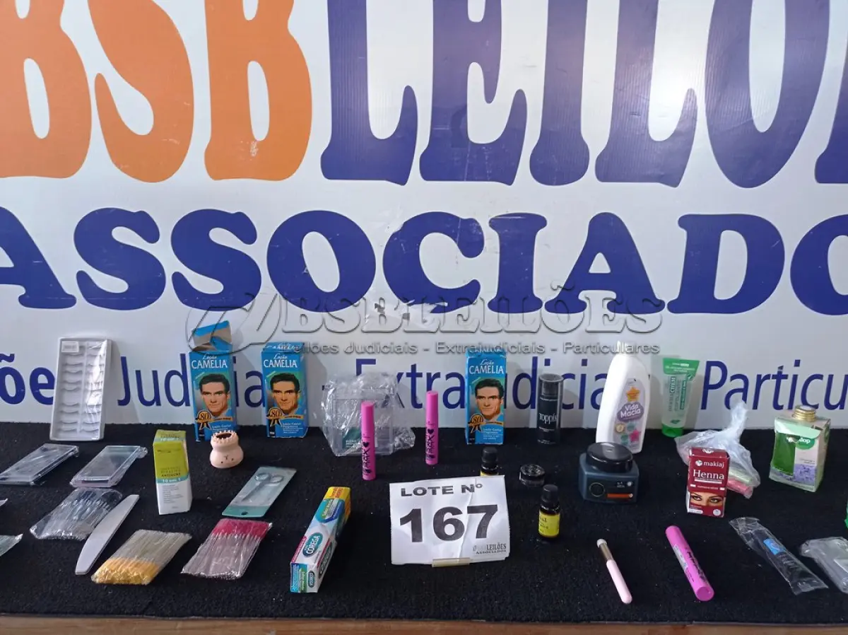 LOTE 167 - 35 – COSMÉTICOS DIVERSOS (APROXIMADAMENTE) (NO ESTADO, NÃO SABEMOS SE FUNCIONA. LEILÃO NÃO TEM GARANTIA E NEM DEVOLUÇÃO, SUJEITO A POSSÍVEIS AVARIAS VISÍVEIS/OCULTAS E/OU AUSÊNCIA DE COMPONENTES)