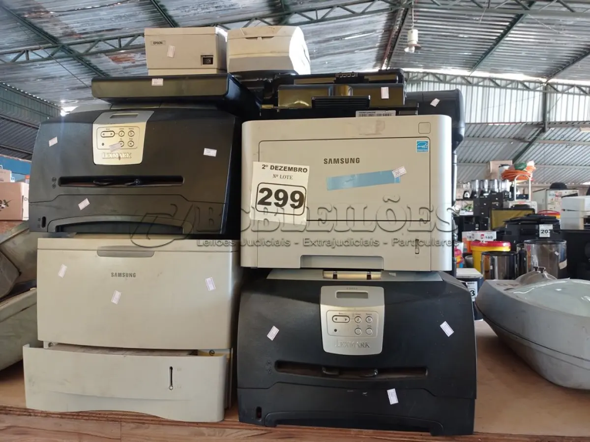 LOTE 299 - 01 LOTE COM VÁRIAS IMPRESSORAS MARCAS E MODELOS DIVERSOS. (NO ESTADO) ATENÇÃO! FAZER A VISITAÇÃO ANTES DE ARREMATAR, NÃO SABEMOS SE FUNCIONA. LEILÃO NÃO TEM GARANTIA E NEM DEVOLUÇÃO, SUJEITO A POSSÍVEIS AVARIAS VISÍVEIS/OCULTAS E/OU AUSÊNCIA DE COMPONENTES.