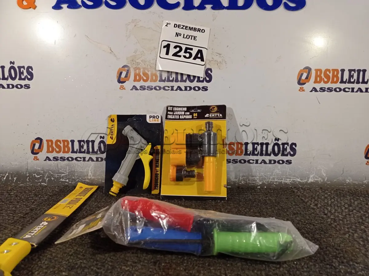 LOTE 125 - 01 KIT DE JARDINAGEM. (NO ESTADO) ATENÇÃO! FAZER A VISITAÇÃO ANTES DE ARREMATAR, NÃO SABEMOS SE FUNCIONA. LEILÃO NÃO TEM GARANTIA E NEM DEVOLUÇÃO, SUJEITO A POSSÍVEIS AVARIAS VISÍVEIS/OCULTAS E/OU AUSÊNCIA DE COMPONENTES.