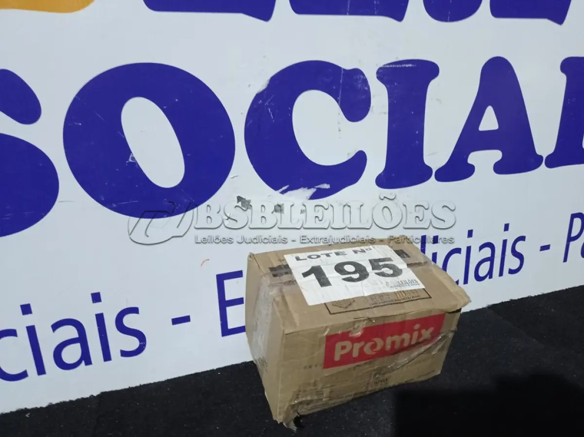 LOTE 195 - 9 KG PREGOS GERDAU 17X21  (APROXIMADAMENTE)(NO ESTADO, NÃO SABEMOS SE FUNCIONA. LEILÃO NÃO TEM GARANTIA E NEM DEVOLUÇÃO, SUJEITO A POSSÍVEIS AVARIAS VISÍVEIS/OCULTAS E/OU AUSÊNCIA DE COMPONENTES)