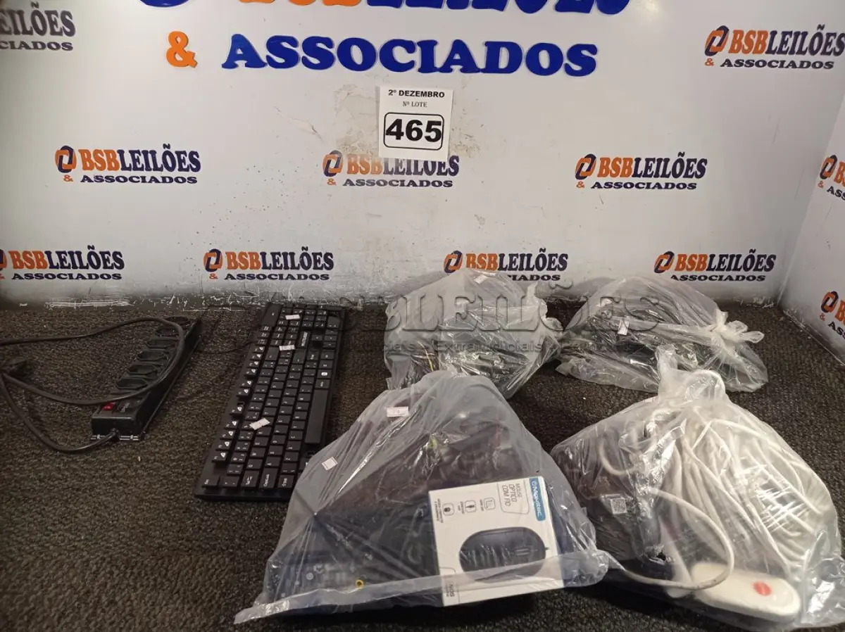 LOTE 465 - 01 LOTE COM PERIFÉRICOS DE INFORMÁTICA DIVERSOS. (NO ESTADO) ATENÇÃO! FAZER A VISITAÇÃO ANTES DE ARREMATAR, NÃO SABEMOS SE FUNCIONA. LEILÃO NÃO TEM GARANTIA E NEM DEVOLUÇÃO, SUJEITO A POSSÍVEIS AVARIAS VISÍVEIS/OCULTAS E/OU AUSÊNCIA DE COMPONENTES.