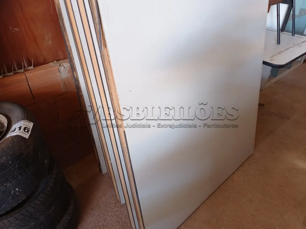 LOTE 415 - 01 LOTE COM VÁRIAS DIVISÓRIAS. (NO ESTADO) ATENÇÃO! FAZER A VISITAÇÃO ANTES DE ARREMATAR, NÃO SABEMOS SE FUNCIONA. LEILÃO NÃO TEM GARANTIA E NEM DEVOLUÇÃO, SUJEITO A POSSÍVEIS AVARIAS VISÍVEIS/OCULTAS E/OU AUSÊNCIA DE COMPONENTES.