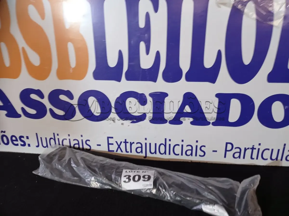 LOTE 309 - 01 - GUARDA SOL 1.60 ALUMÍNIO (NO ESTADO, NÃO SABEMOS SE FUNCIONA. LEILÃO NÃO TEM GARANTIA E NEM DEVOLUÇÃO, SUJEITO A POSSÍVEIS AVARIAS VISÍVEIS/OCULTAS E/OU AUSÊNCIA DE COMPONENTES)