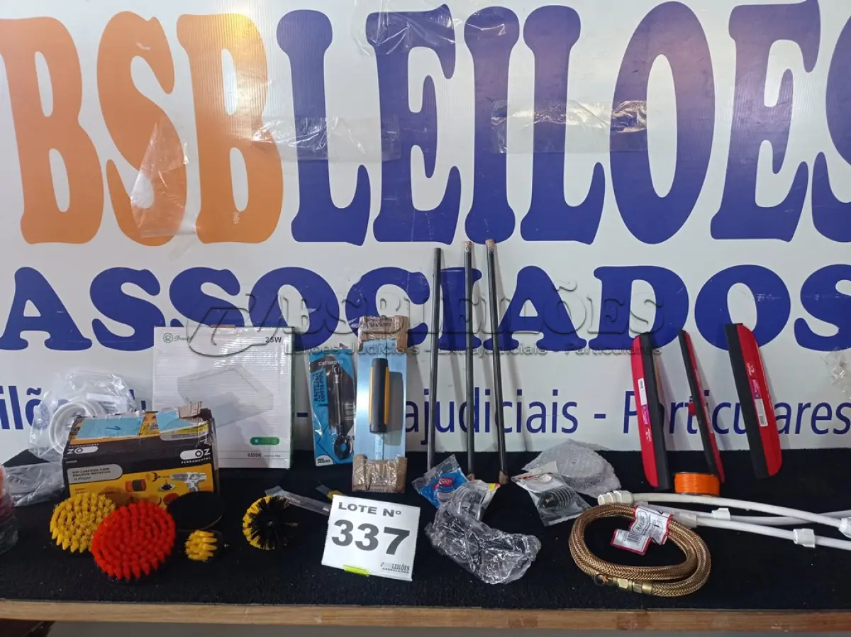 LOTE 337 - 20 – ITENS FERRAGISTA DIVERSOS  (APROXIMADAMENTE)(NO ESTADO, NÃO SABEMOS SE FUNCIONA. LEILÃO NÃO TEM GARANTIA E NEM DEVOLUÇÃO, SUJEITO A POSSÍVEIS AVARIAS VISÍVEIS/OCULTAS E/OU AUSÊNCIA DE COMPONENTES)