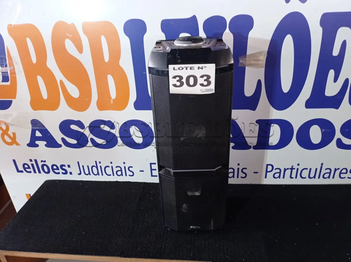 LOTE 303 - 01 - CAIXA DE SOM AMPLIFICADA 700W EX BASS PHILCO PCX9000 (NO ESTADO, NÃO SABEMOS SE FUNCIONA. LEILÃO NÃO TEM GARANTIA E NEM DEVOLUÇÃO, SUJEITO A POSSÍVEIS AVARIAS VISÍVEIS/OCULTAS E/OU AUSÊNCIA DE COMPONENTES)