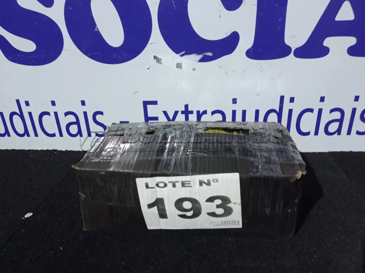LOTE 193 - 19 KG GRAMPOS GERDAU POLIDO 19X11  (APROXIMADAMENTE)(NO ESTADO, NÃO SABEMOS SE FUNCIONA. LEILÃO NÃO TEM GARANTIA E NEM DEVOLUÇÃO, SUJEITO A POSSÍVEIS AVARIAS VISÍVEIS/OCULTAS E/OU AUSÊNCIA DE COMPONENTES)