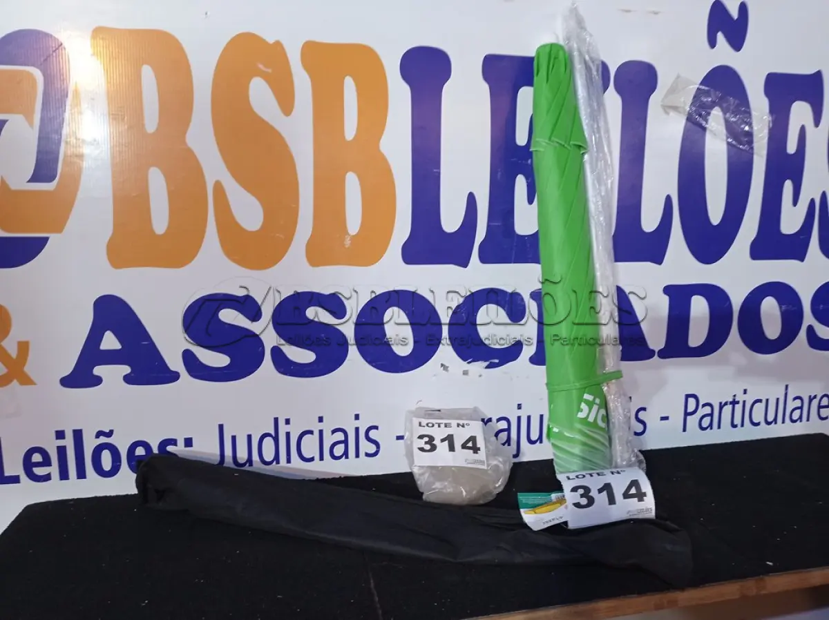LOTE 314 - 01 - GUARDA SOL 1.60 ALUMÍNIO (NO ESTADO, NÃO SABEMOS SE FUNCIONA. LEILÃO NÃO TEM GARANTIA E NEM DEVOLUÇÃO, SUJEITO A POSSÍVEIS AVARIAS VISÍVEIS/OCULTAS E/OU AUSÊNCIA DE COMPONENTES)