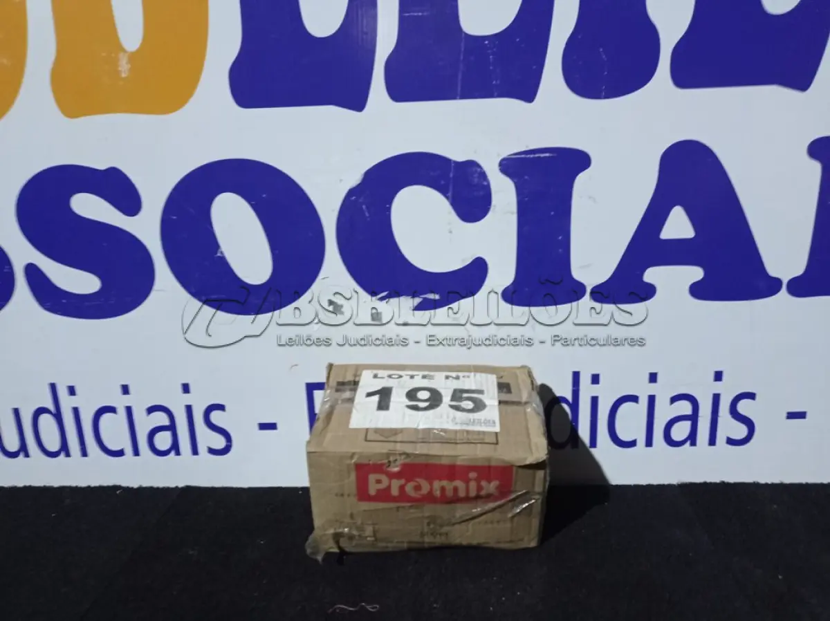 LOTE 195 - 9 KG PREGOS GERDAU 17X21  (APROXIMADAMENTE)(NO ESTADO, NÃO SABEMOS SE FUNCIONA. LEILÃO NÃO TEM GARANTIA E NEM DEVOLUÇÃO, SUJEITO A POSSÍVEIS AVARIAS VISÍVEIS/OCULTAS E/OU AUSÊNCIA DE COMPONENTES)