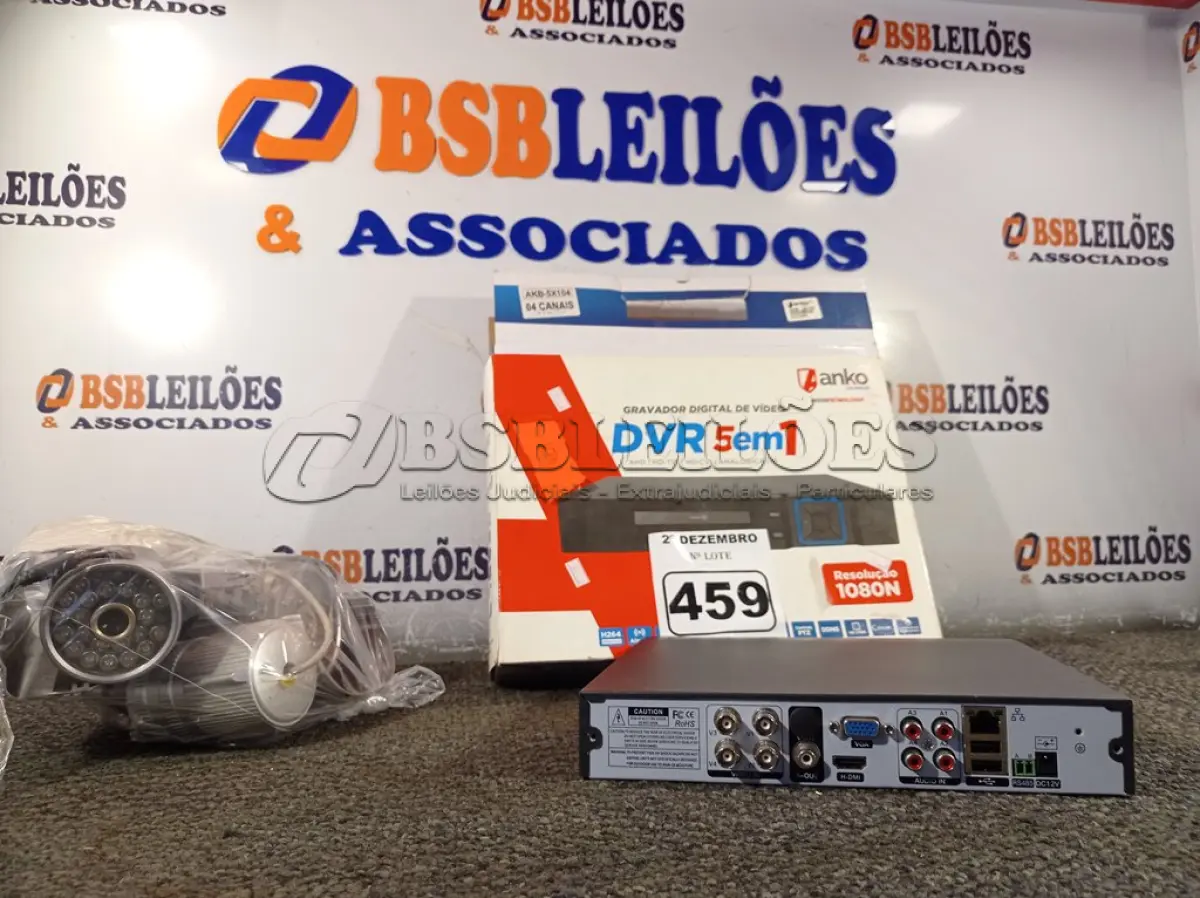 LOTE 459 - 01 DVR E 03 CÂMERAS DE SEGURANÇA. (NO ESTADO) ATENÇÃO! FAZER A VISITAÇÃO ANTES DE ARREMATAR, NÃO SABEMOS SE FUNCIONA. LEILÃO NÃO TEM GARANTIA E NEM DEVOLUÇÃO, SUJEITO A POSSÍVEIS AVARIAS VISÍVEIS/OCULTAS E/OU AUSÊNCIA DE COMPONENTES.