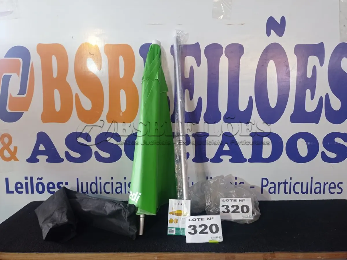 LOTE 320 - 01 - GUARDA SOL 1.60 ALUMÍNIO (NO ESTADO, NÃO SABEMOS SE FUNCIONA. LEILÃO NÃO TEM GARANTIA E NEM DEVOLUÇÃO, SUJEITO A POSSÍVEIS AVARIAS VISÍVEIS/OCULTAS E/OU AUSÊNCIA DE COMPONENTES)