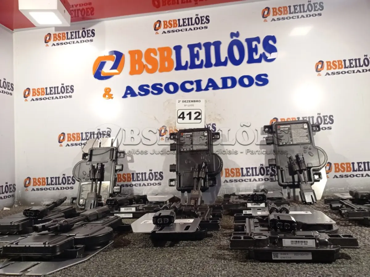 LOTE 412 - 10 MICRO INVERSORES ENPHASE IQ7AM-72-2-US. (NO ESTADO) ATENÇÃO! FAZER A VISITAÇÃO ANTES DE ARREMATAR, NÃO SABEMOS SE FUNCIONA. LEILÃO NÃO TEM GARANTIA E NEM DEVOLUÇÃO, SUJEITO A POSSÍVEIS AVARIAS VISÍVEIS/OCULTAS E/OU AUSÊNCIA DE COMPONENTES.