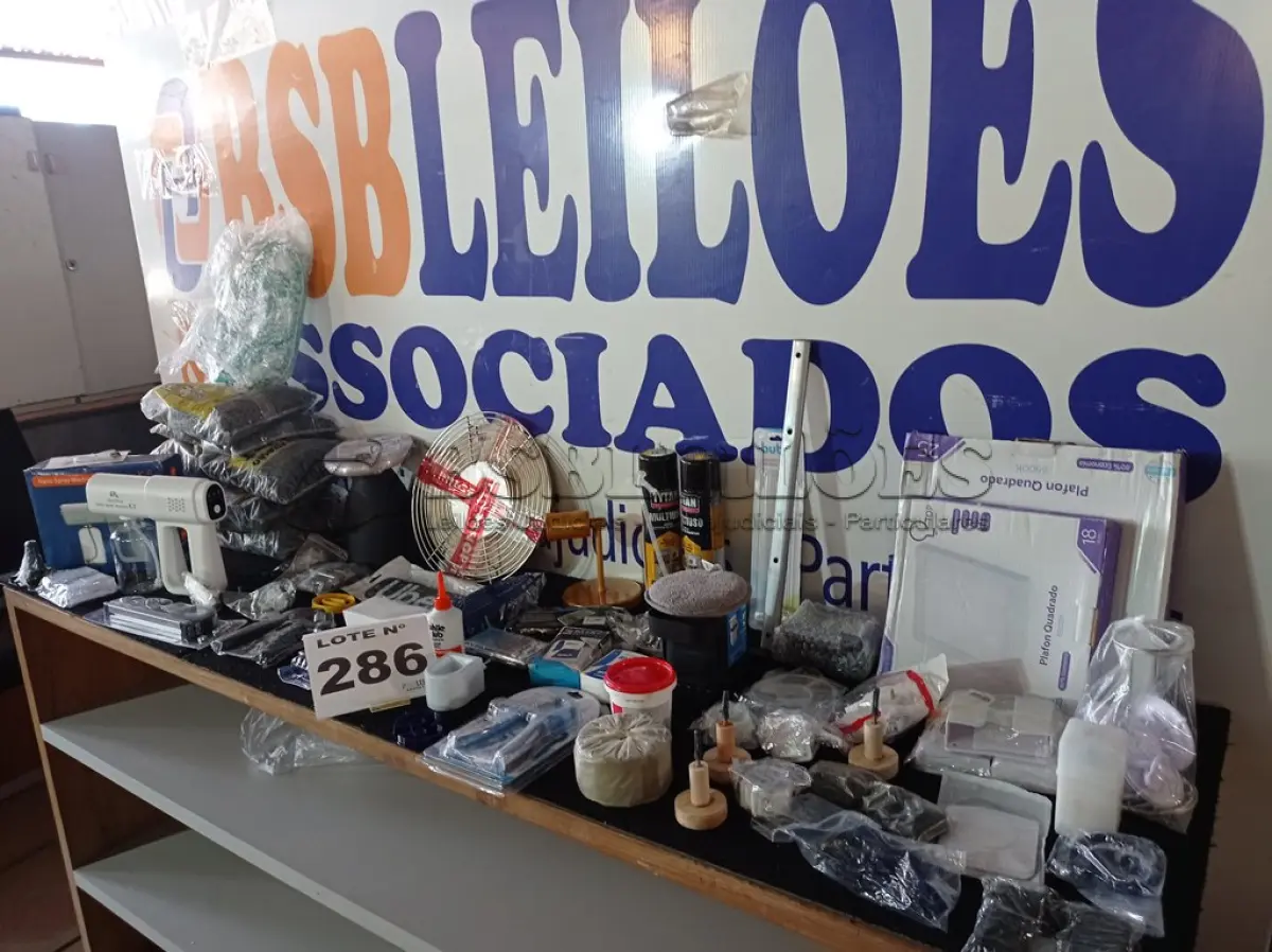 LOTE 286 - 50 – ITENS PARA FERRAGISTA DIVERSOS (APROXIMADAMENTE) (NO ESTADO, NÃO SABEMOS SE FUNCIONA. LEILÃO NÃO TEM GARANTIA E NEM DEVOLUÇÃO, SUJEITO A POSSÍVEIS AVARIAS VISÍVEIS/OCULTAS E/OU AUSÊNCIA DE COMPONENTES)