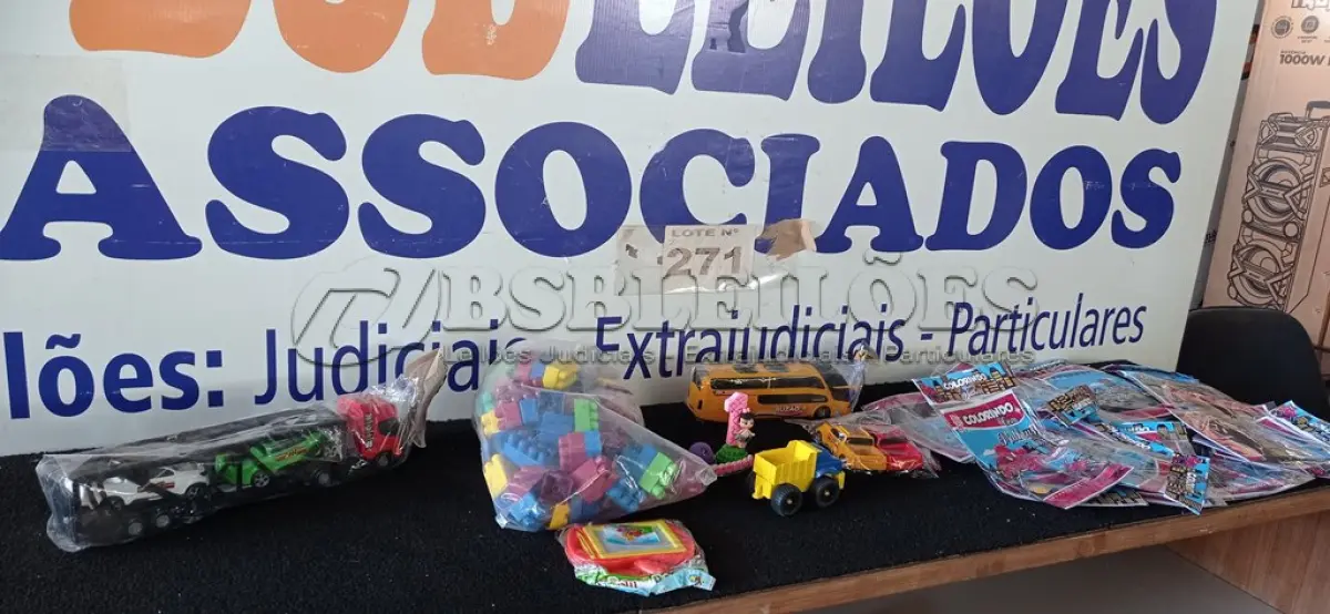 LOTE 271 - 28 – BRINQUEDOS DIVERSOS (APROXIMADAMENTE) (NO ESTADO, NÃO SABEMOS SE FUNCIONA. LEILÃO NÃO TEM GARANTIA E NEM DEVOLUÇÃO, SUJEITO A POSSÍVEIS AVARIAS VISÍVEIS/OCULTAS E/OU AUSÊNCIA DE COMPONENTES)