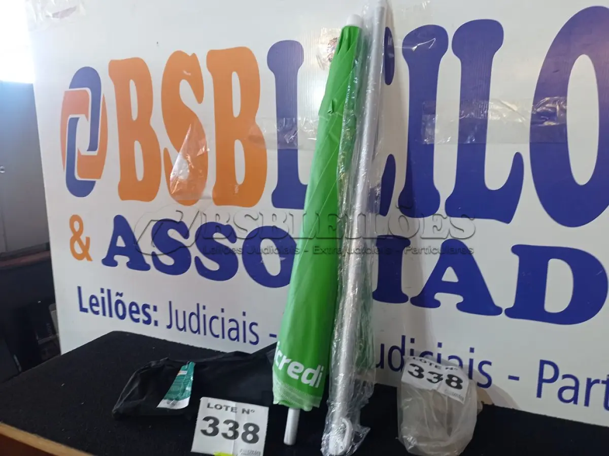 LOTE 338 - 01 - GUARDA SOL 1.60 ALUMÍNIO (NO ESTADO, NÃO SABEMOS SE FUNCIONA. LEILÃO NÃO TEM GARANTIA E NEM DEVOLUÇÃO, SUJEITO A POSSÍVEIS AVARIAS VISÍVEIS/OCULTAS E/OU AUSÊNCIA DE COMPONENTES)