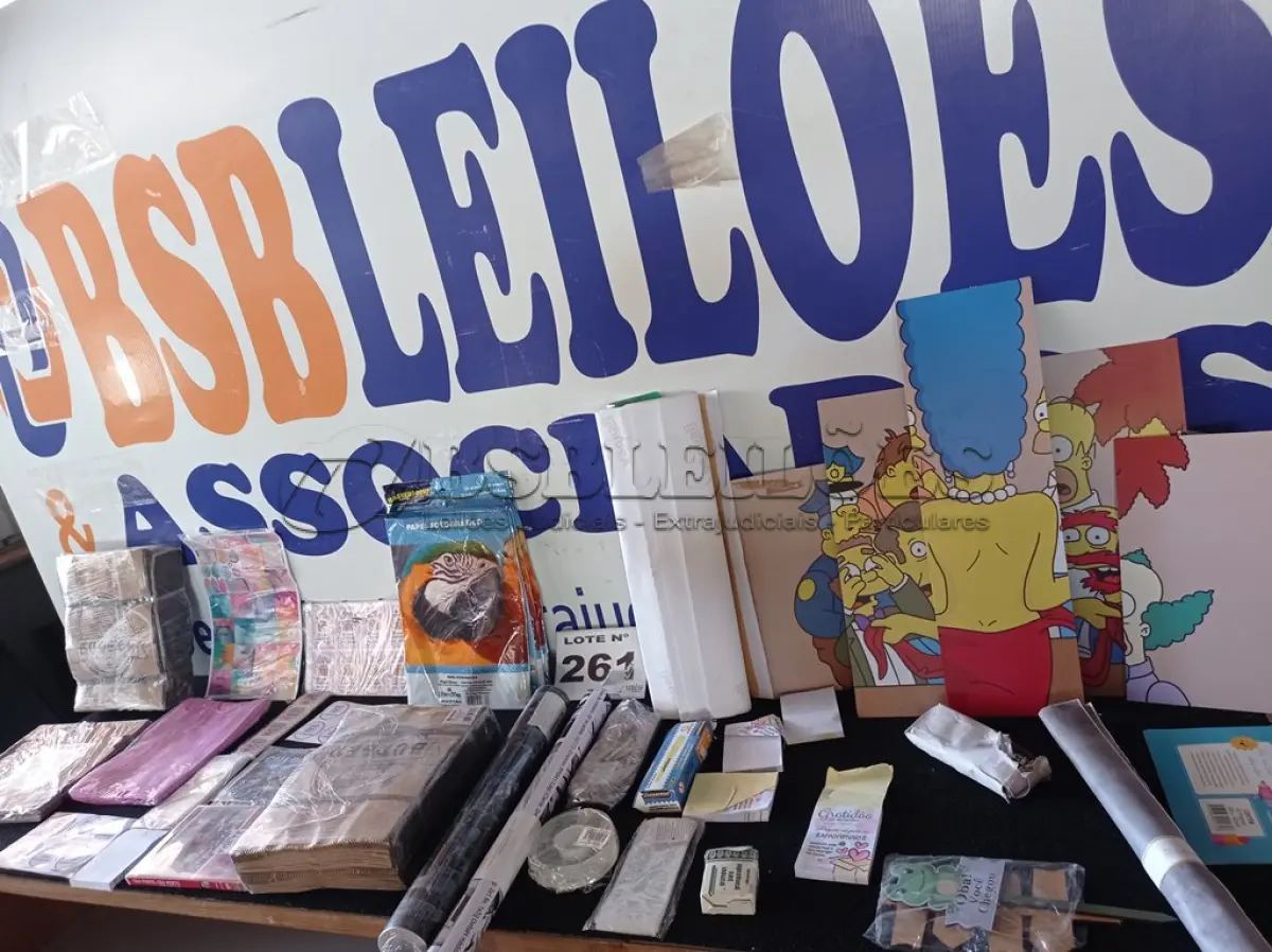 LOTE 261 - 66 ITENS PAPELARIA DIVERSOS  (APROXIMADAMENTE)(NO ESTADO, NÃO SABEMOS SE FUNCIONA. LEILÃO NÃO TEM GARANTIA E NEM DEVOLUÇÃO, SUJEITO A POSSÍVEIS AVARIAS VISÍVEIS/OCULTAS E/OU AUSÊNCIA DE COMPONENTES)