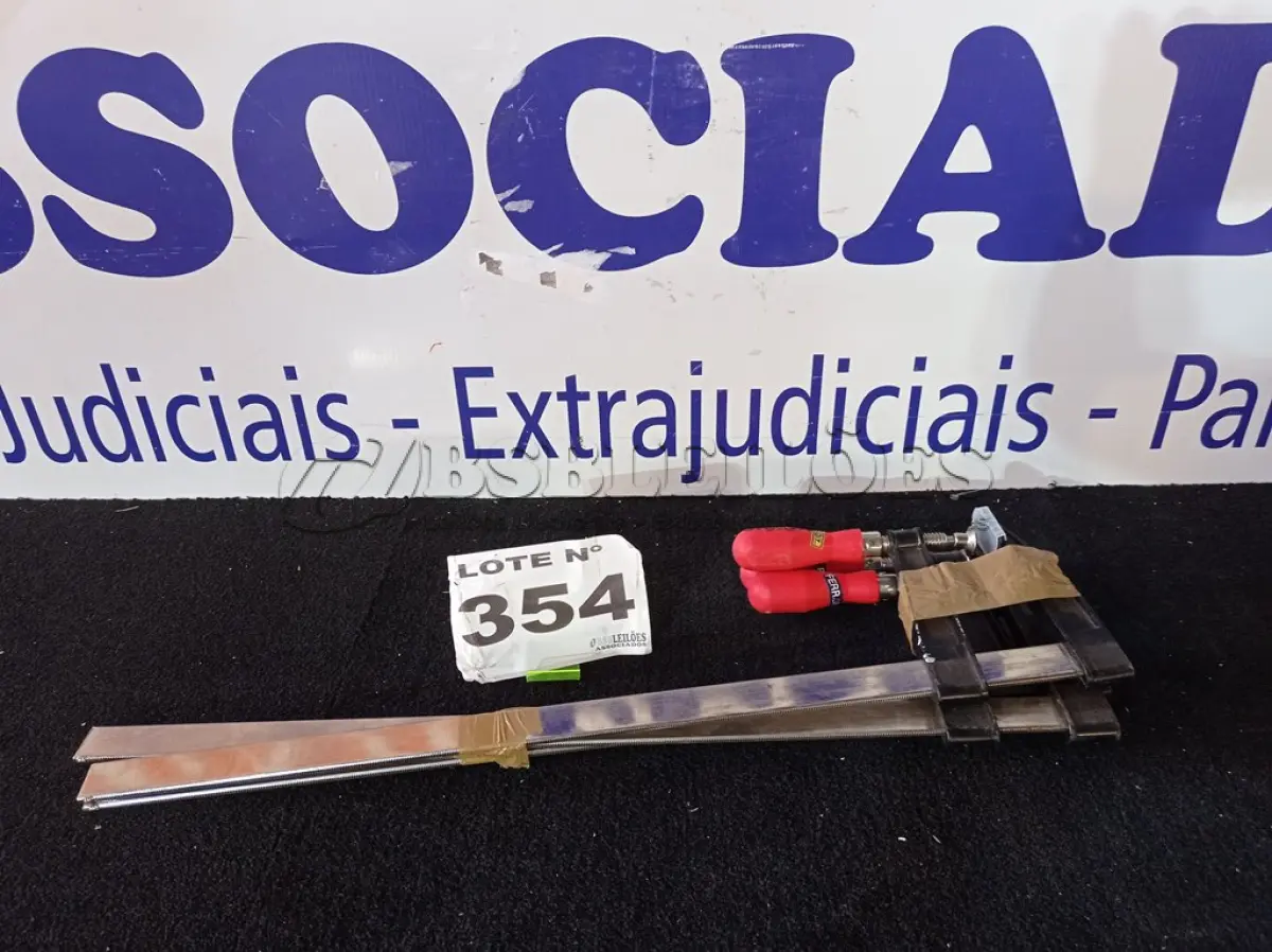 LOTE 354 - 03 - GRAMPOS SARGENTO PROFISSIONAL PARA MARCENEIRO (NO ESTADO, NÃO SABEMOS SE FUNCIONA. LEILÃO NÃO TEM GARANTIA E NEM DEVOLUÇÃO, SUJEITO A POSSÍVEIS AVARIAS VISÍVEIS/OCULTAS E/OU AUSÊNCIA DE COMPONENTES)