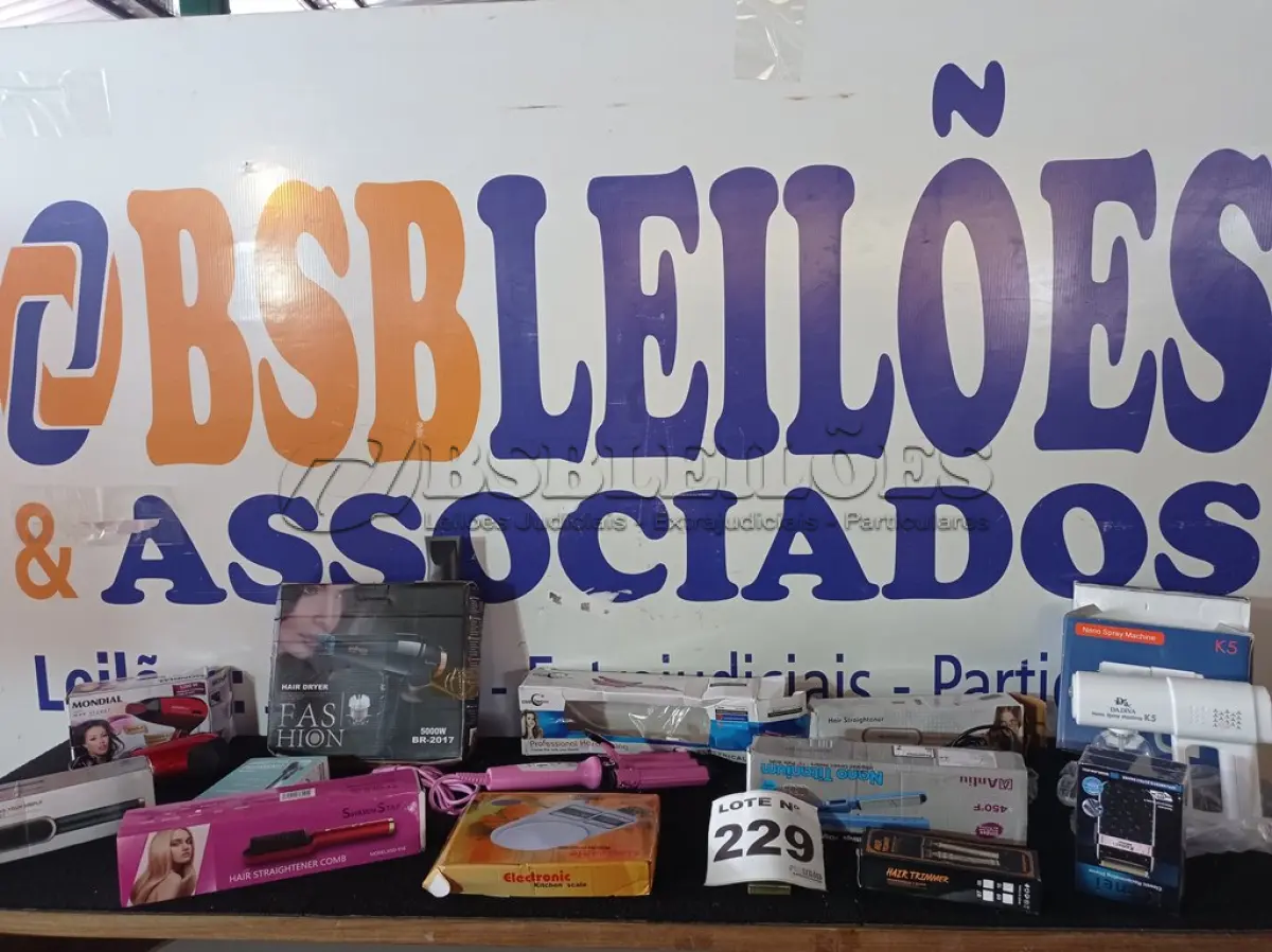 LOTE 229 - 12 – PEÇAS DE ELETRO PORTÁTEIS DIVERSOS (NO ESTADO, NÃO SABEMOS SE FUNCIONA. LEILÃO NÃO TEM GARANTIA E NEM DEVOLUÇÃO, SUJEITO A POSSÍVEIS AVARIAS VISÍVEIS/OCULTAS E/OU AUSÊNCIA DE COMPONENTES)