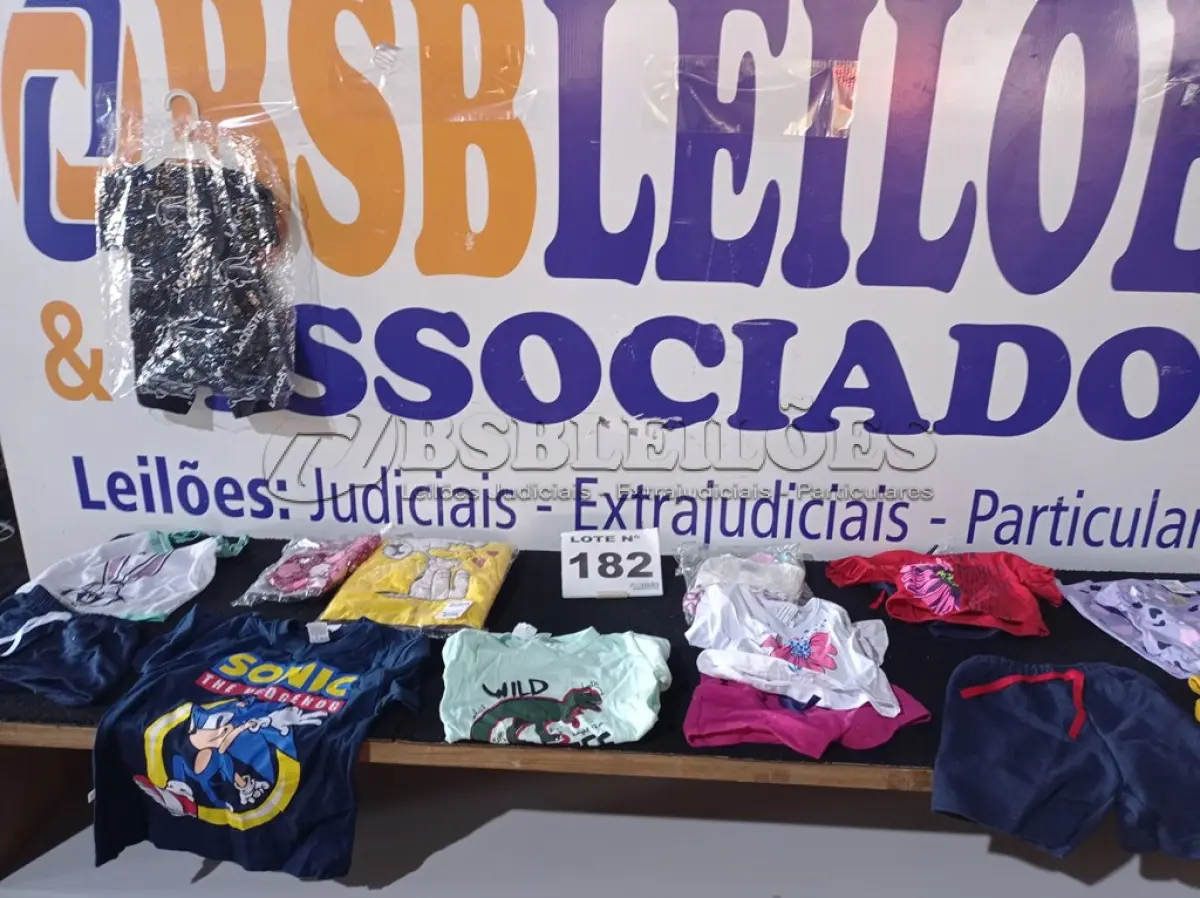 LOTE 182 - 30 – PEÇAS DE ROUPAS INFANTIS (APROXIMADAMENTE) (NO ESTADO, NÃO SABEMOS SE FUNCIONA. LEILÃO NÃO TEM GARANTIA E NEM DEVOLUÇÃO, SUJEITO A POSSÍVEIS AVARIAS VISÍVEIS/OCULTAS E/OU AUSÊNCIA DE COMPONENTES)
