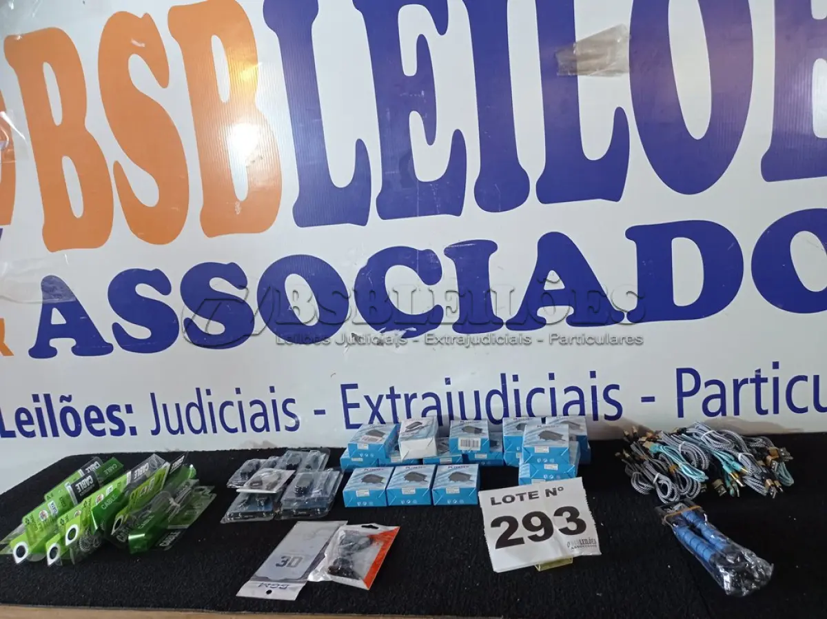 LOTE 293 - 60 – ITENS PARA CELULARES  (APROXIMADAMENTE)(NO ESTADO, NÃO SABEMOS SE FUNCIONA. LEILÃO NÃO TEM GARANTIA E NEM DEVOLUÇÃO, SUJEITO A POSSÍVEIS AVARIAS VISÍVEIS/OCULTAS E/OU AUSÊNCIA DE COMPONENTES)