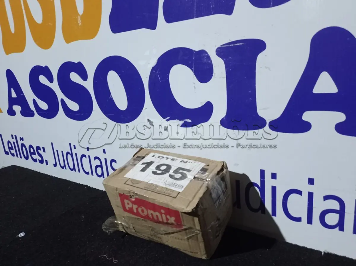 LOTE 195 - 9 KG PREGOS GERDAU 17X21  (APROXIMADAMENTE)(NO ESTADO, NÃO SABEMOS SE FUNCIONA. LEILÃO NÃO TEM GARANTIA E NEM DEVOLUÇÃO, SUJEITO A POSSÍVEIS AVARIAS VISÍVEIS/OCULTAS E/OU AUSÊNCIA DE COMPONENTES)