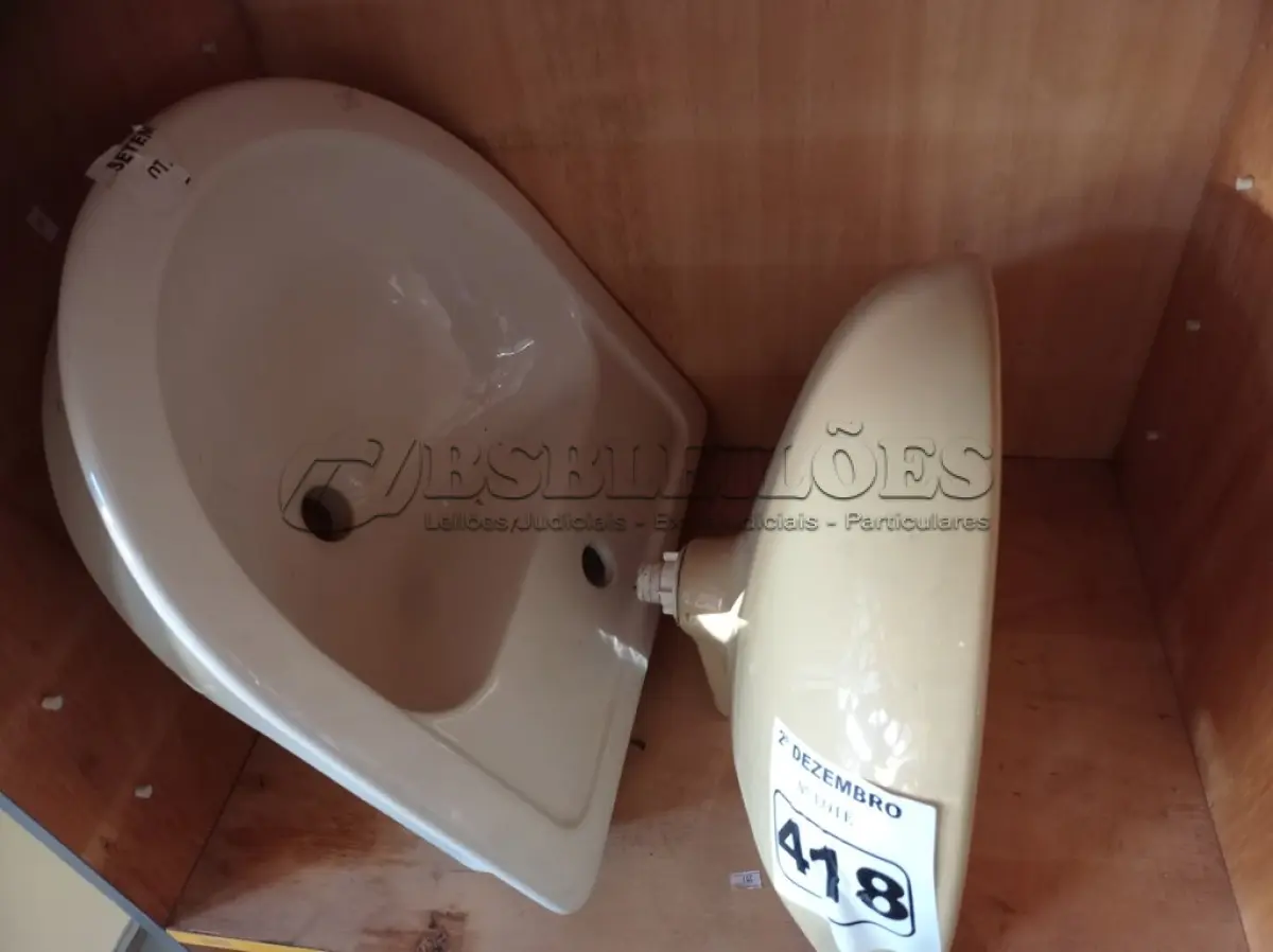 LOTE 418 - 02 CUBAS PARA LAVATÓRIO MARCAS E MODELOS DIVERSOS. (NO ESTADO) ATENÇÃO! FAZER A VISITAÇÃO ANTES DE ARREMATAR, NÃO SABEMOS SE FUNCIONA. LEILÃO NÃO TEM GARANTIA E NEM DEVOLUÇÃO, SUJEITO A POSSÍVEIS AVARIAS VISÍVEIS/OCULTAS E/OU AUSÊNCIA DE COMPONENTES.
