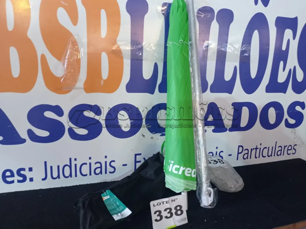 LOTE 338 - 01 - GUARDA SOL 1.60 ALUMÍNIO (NO ESTADO, NÃO SABEMOS SE FUNCIONA. LEILÃO NÃO TEM GARANTIA E NEM DEVOLUÇÃO, SUJEITO A POSSÍVEIS AVARIAS VISÍVEIS/OCULTAS E/OU AUSÊNCIA DE COMPONENTES)