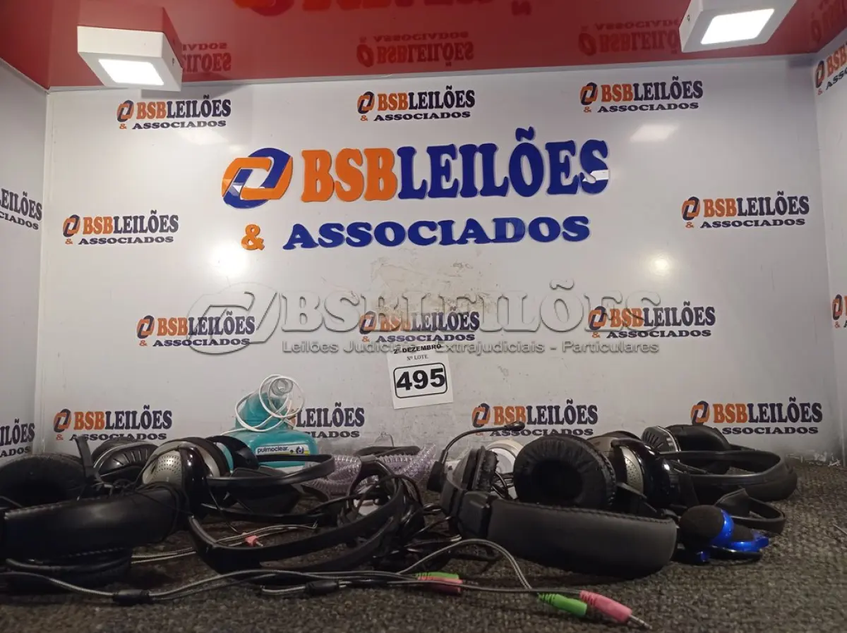 LOTE 495 - 01 NEBULIZADOR E VÁRIOS FONES DE OUVIDO MARCAS E MODELOS DIVERSOS. (NO ESTADO) ATENÇÃO! FAZER A VISITAÇÃO ANTES DE ARREMATAR, NÃO SABEMOS SE FUNCIONA. LEILÃO NÃO TEM GARANTIA E NEM DEVOLUÇÃO, SUJEITO A POSSÍVEIS AVARIAS VISÍVEIS/OCULTAS E/OU AUSÊNCIA DE COMPONENTES.