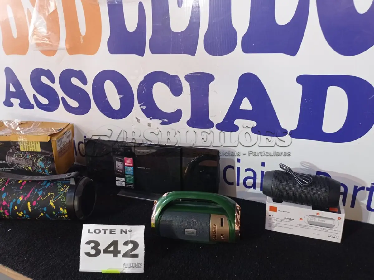 LOTE 342 - 04 – CAIXAS DE SOM DIVERSAS (NO ESTADO, NÃO SABEMOS SE FUNCIONA. LEILÃO NÃO TEM GARANTIA E NEM DEVOLUÇÃO, SUJEITO A POSSÍVEIS AVARIAS VISÍVEIS/OCULTAS E/OU AUSÊNCIA DE COMPONENTES)