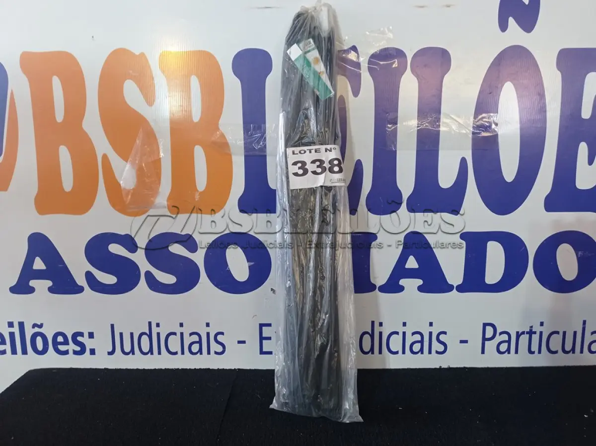 LOTE 338 - 01 - GUARDA SOL 1.60 ALUMÍNIO (NO ESTADO, NÃO SABEMOS SE FUNCIONA. LEILÃO NÃO TEM GARANTIA E NEM DEVOLUÇÃO, SUJEITO A POSSÍVEIS AVARIAS VISÍVEIS/OCULTAS E/OU AUSÊNCIA DE COMPONENTES)
