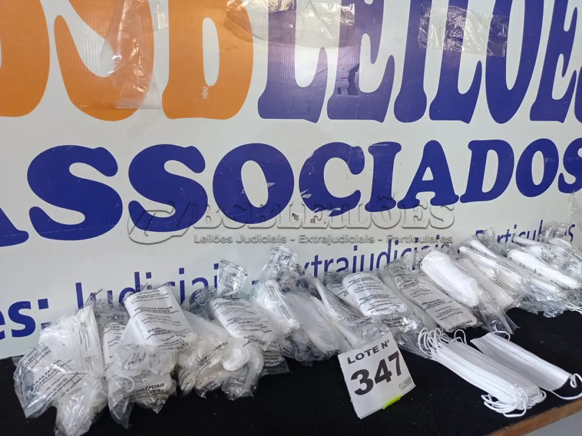 LOTE 347 - 1150 – MASCARAS DESCARTÁVEIS (APROXIMADAMENTE) (NO ESTADO, NÃO SABEMOS SE FUNCIONA. LEILÃO NÃO TEM GARANTIA E NEM DEVOLUÇÃO, SUJEITO A POSSÍVEIS AVARIAS VISÍVEIS/OCULTAS E/OU AUSÊNCIA DE COMPONENTES)