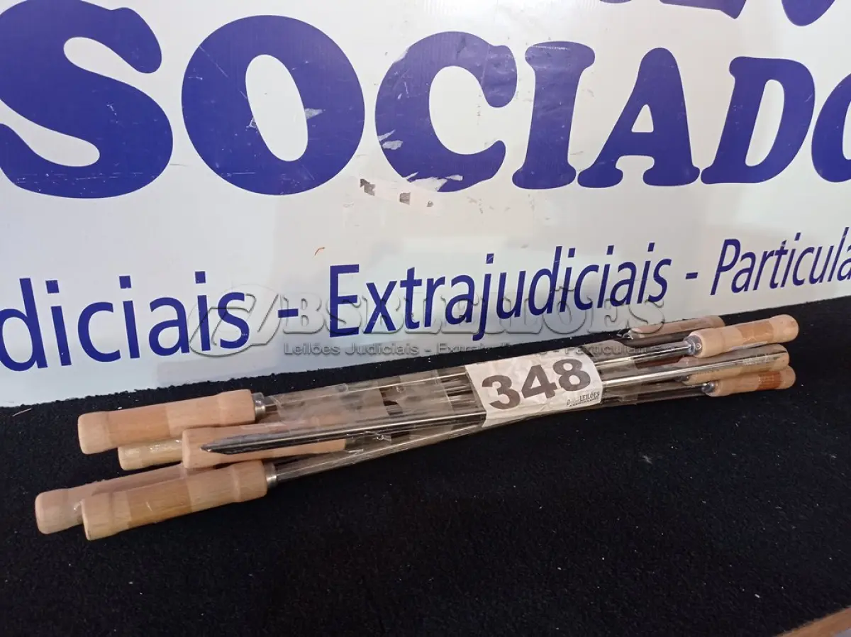 LOTE 348 - 12 - ESPETOS PARA CHURRASCO (NO ESTADO, NÃO SABEMOS SE FUNCIONA. LEILÃO NÃO TEM GARANTIA E NEM DEVOLUÇÃO, SUJEITO A POSSÍVEIS AVARIAS VISÍVEIS/OCULTAS E/OU AUSÊNCIA DE COMPONENTES)