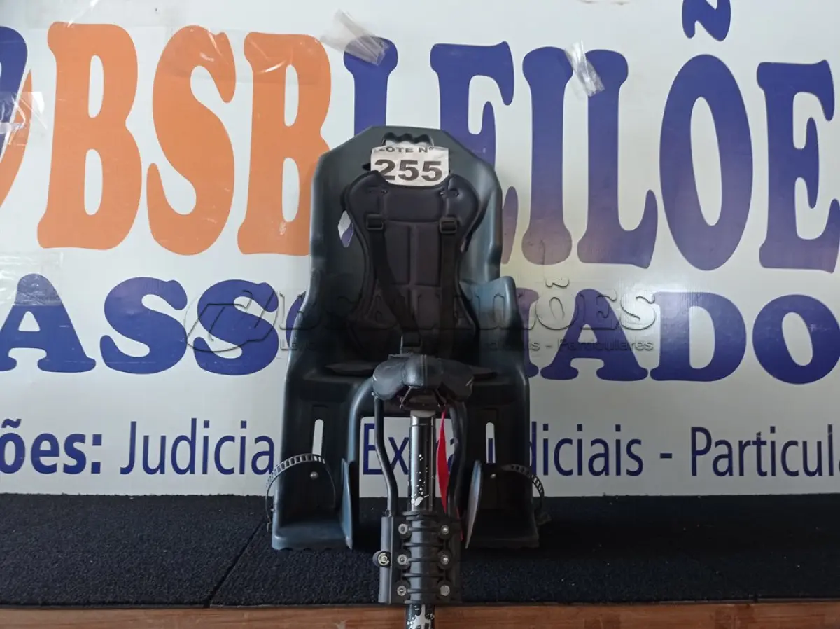LOTE 255 - 01 - CADEIRINHA CRIANÇA BIKE TRASEIRA (NO ESTADO, NÃO SABEMOS SE FUNCIONA. LEILÃO NÃO TEM GARANTIA E NEM DEVOLUÇÃO, SUJEITO A POSSÍVEIS AVARIAS VISÍVEIS/OCULTAS E/OU AUSÊNCIA DE COMPONENTES)