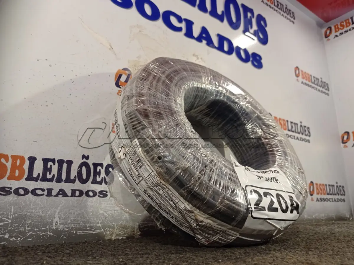 LOTE 220 - 01 ROLO DE CABO FLEXÍVEL 100M 1X10MM NA COR PRETA (NOVO). (NO ESTADO) ATENÇÃO! FAZER A VISITAÇÃO ANTES DE ARREMATAR, NÃO SABEMOS SE FUNCIONA. LEILÃO NÃO TEM GARANTIA E NEM DEVOLUÇÃO, SUJEITO A POSSÍVEIS AVARIAS VISÍVEIS/OCULTAS E/OU AUSÊNCIA DE COMPONENTES.