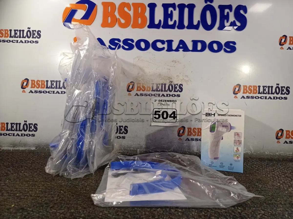 LOTE 504 - 04 TERMÔMETROS INFRAVERMELHO E 10 MASCARAS. (NO ESTADO) ATENÇÃO! FAZER A VISITAÇÃO ANTES DE ARREMATAR, NÃO SABEMOS SE FUNCIONA. LEILÃO NÃO TEM GARANTIA E NEM DEVOLUÇÃO, SUJEITO A POSSÍVEIS AVARIAS VISÍVEIS/OCULTAS E/OU AUSÊNCIA DE COMPONENTES.