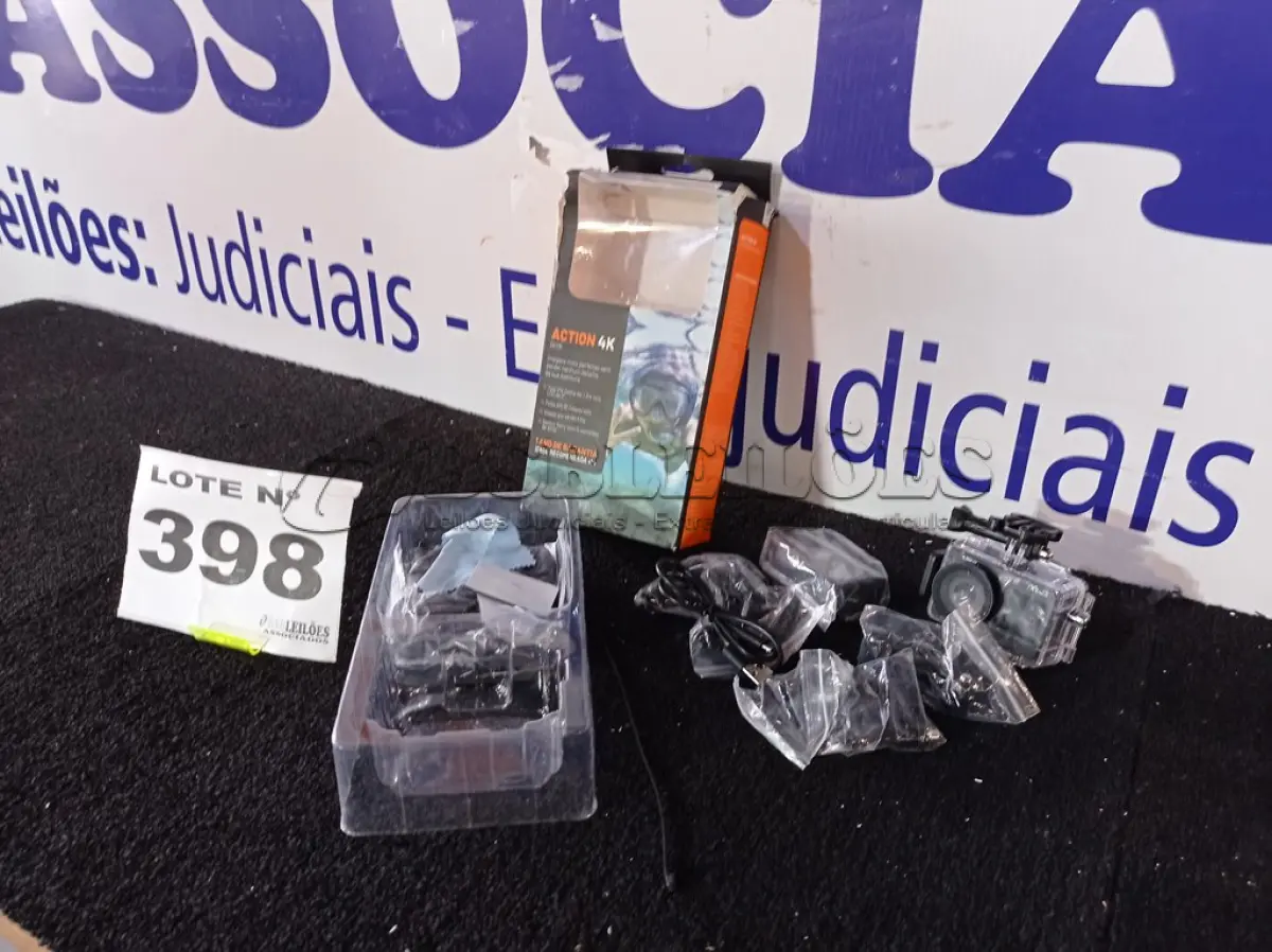 LOTE 398 - 01 - CÂMERA DE AÇÃO ACTION+SELFIE 4K WIFI - TELA LCD 2POL (NO ESTADO, NÃO SABEMOS SE FUNCIONA. LEILÃO NÃO TEM GARANTIA E NEM DEVOLUÇÃO, SUJEITO A POSSÍVEIS AVARIAS VISÍVEIS/OCULTAS E/OU AUSÊNCIA DE COMPONENTES)