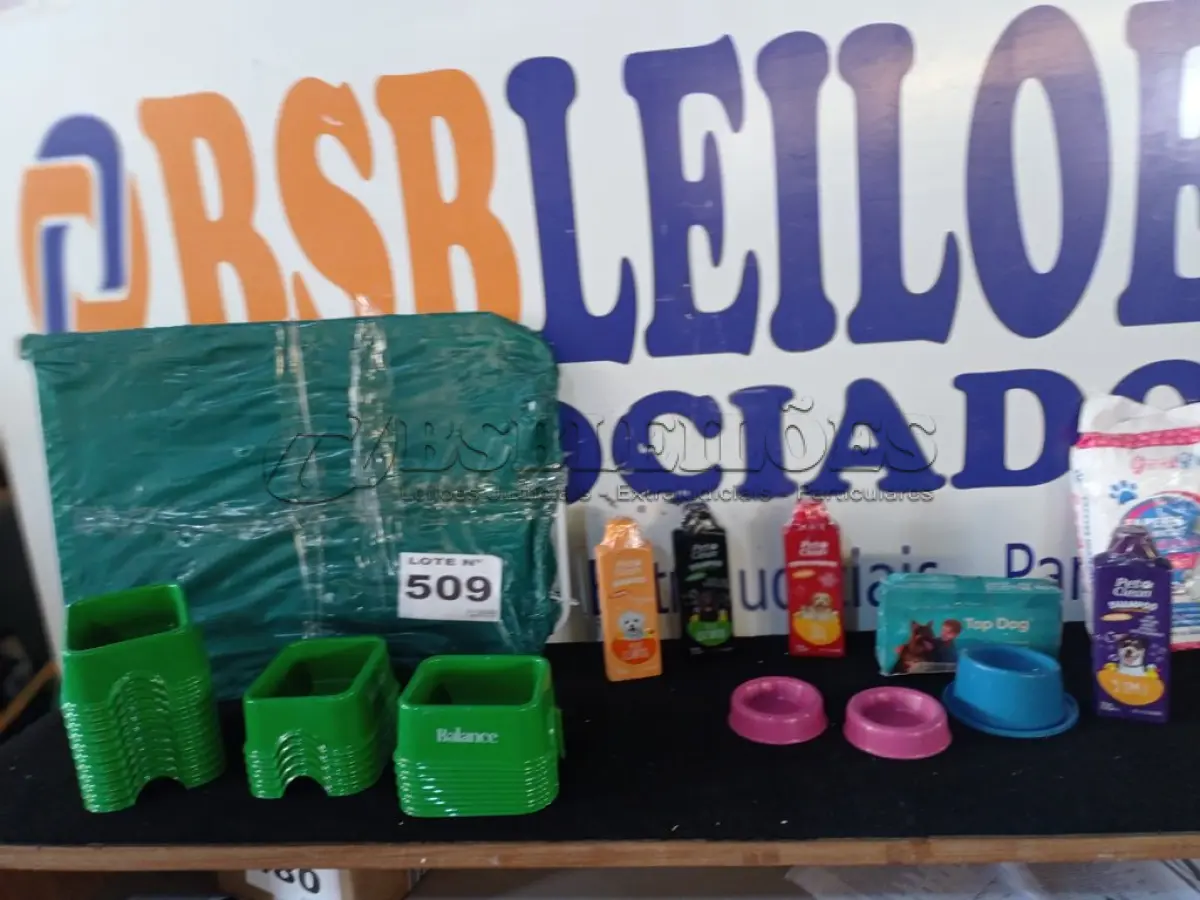 LOTE 509 - 32 – ITENS PET DIVERSOS (APROXIMADAMENTE)(NO ESTADO, NÃO SABEMOS SE FUNCIONA. LEILÃO NÃO TEM GARANTIA E NEM DEVOLUÇÃO, SUJEITO A POSSÍVEIS AVARIAS VISÍVEIS/OCULTAS E/OU AUSÊNCIA DE COMPONENTES)