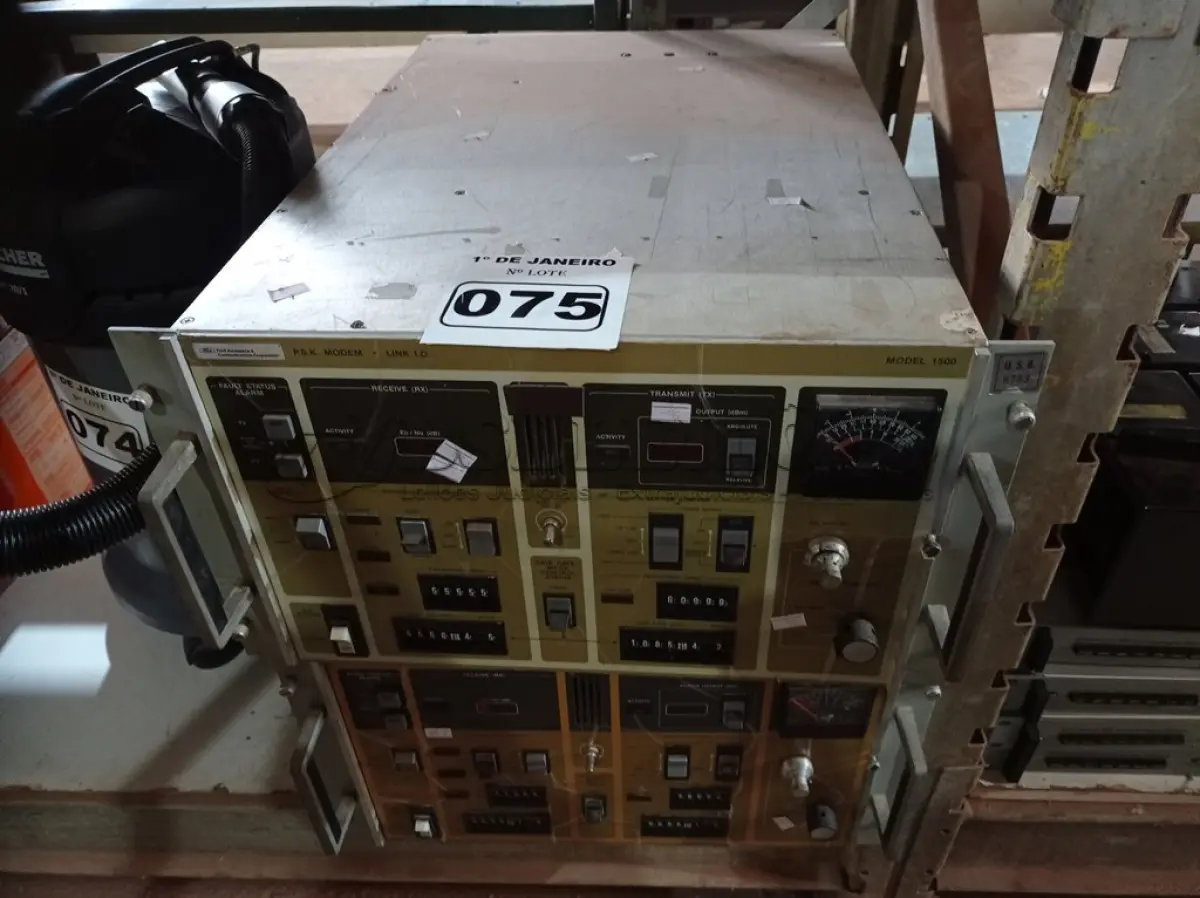LOTE 075 - 02 PSK MODEM LINK MODELO 1500. (NO ESTADO) ATENÇÃO! FAZER A VISITAÇÃO ANTES DE ARREMATAR, NÃO SABEMOS SE FUNCIONA. LEILÃO NÃO TEM GARANTIA E NEM DEVOLUÇÃO, SUJEITO A POSSÍVEIS AVARIAS VISÍVEIS/OCULTAS E/OU AUSÊNCIA DE COMPONENTES.
